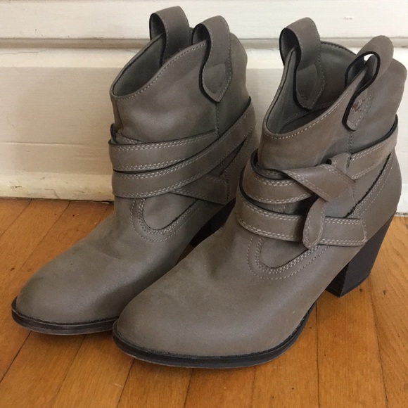 Rocket Dog Shoes - Rocket Dog Sayla Vintage Worn Boot Taupe/Brown 9